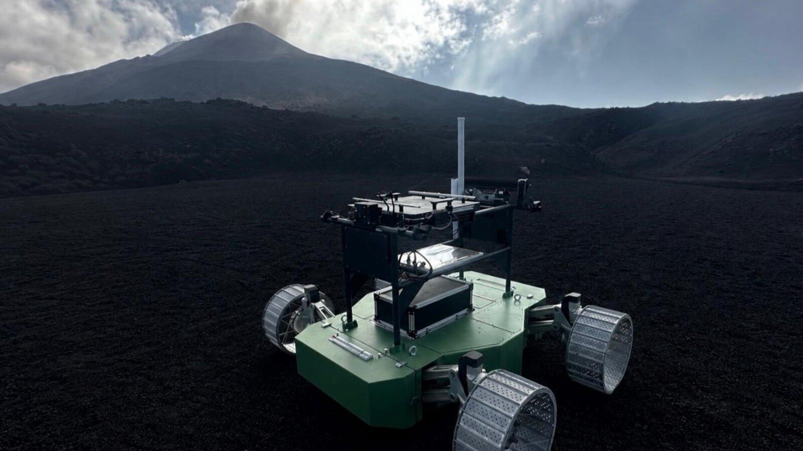 Le rover ETNA sur les pentes de... l'Etna. © ASI