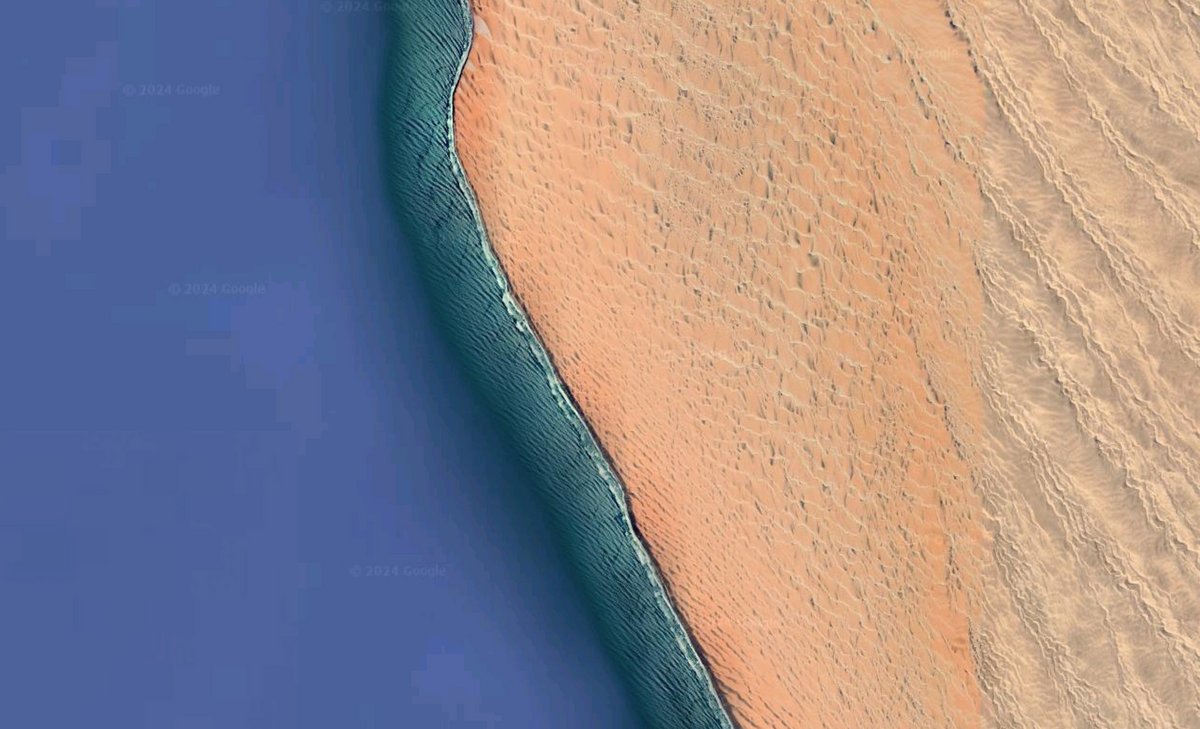 Une capture d'écran de la côte namibienne, où le désert rencontre la mer, sur Google Maps. © Capture d'écran / Google Maps