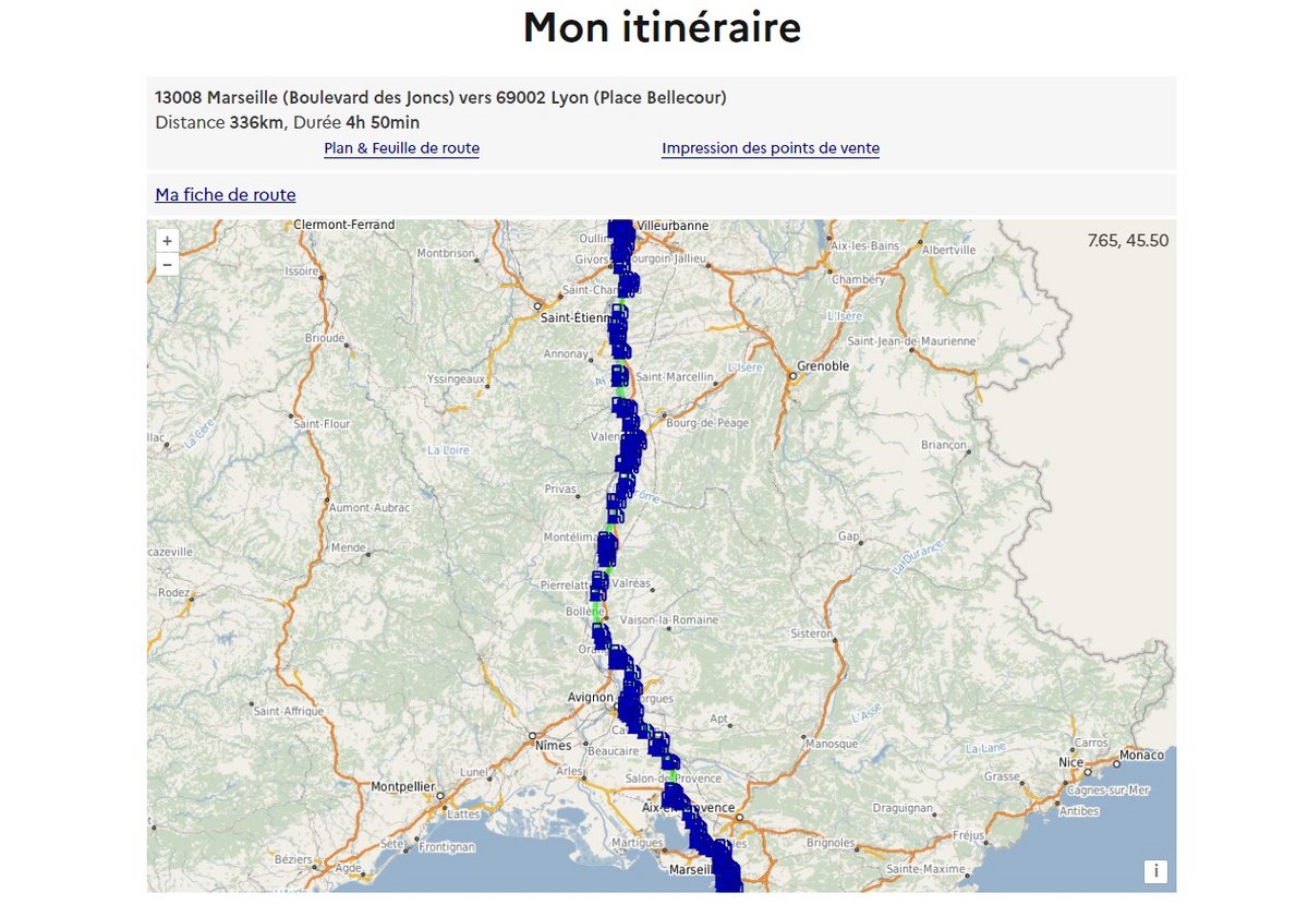 À gauche, votre itinéraire et les stations essence que vous trouverez en chemin ; à droite, des données encore plus détaillées © Capture d'écran Clubic