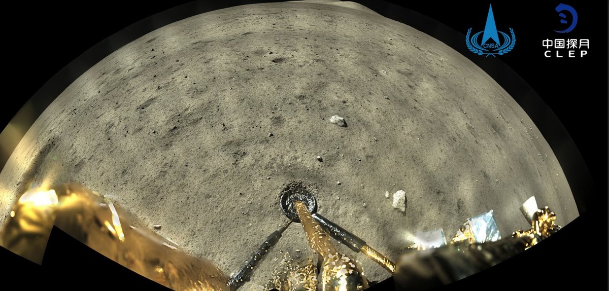 Panorama lunaire pris par la sonde le 1er décembre peu après l'atterrissage ! Crédits CNSA/CLEP