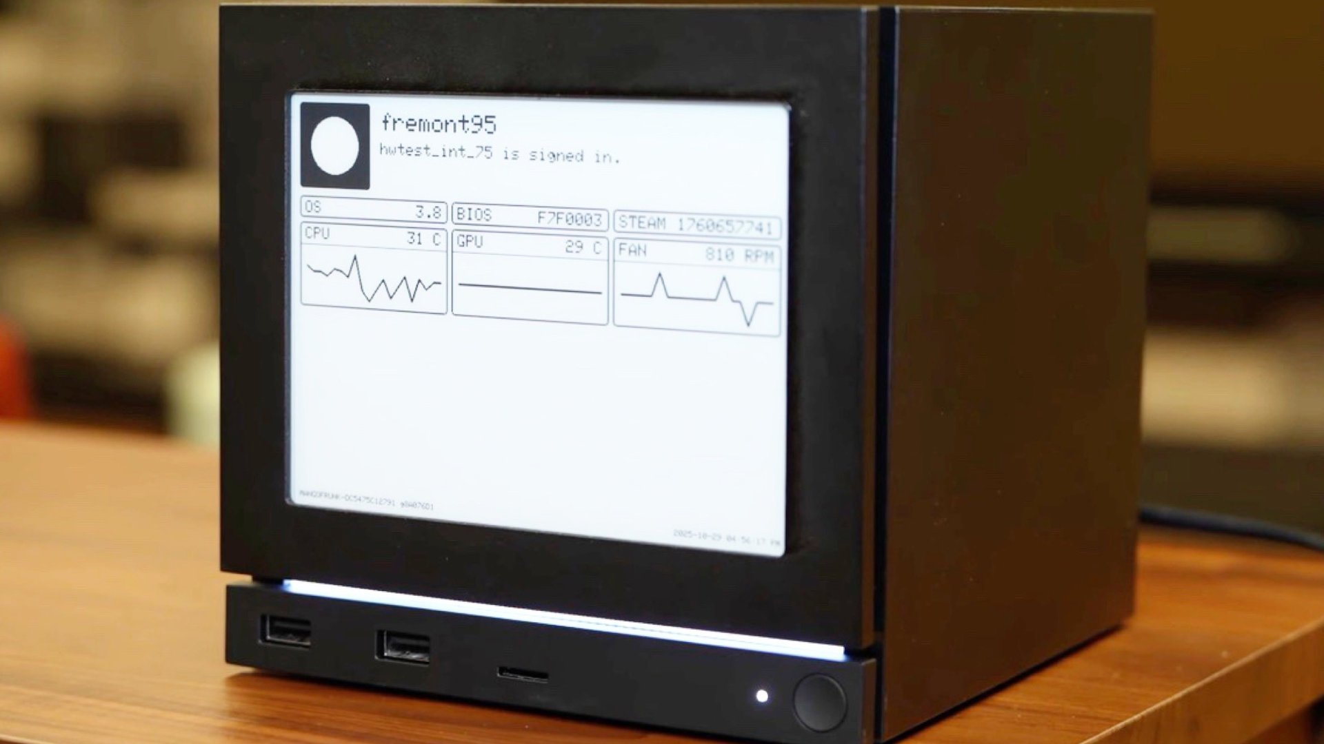 La Steam Machine avec sa façade « e-ink ». ©Notebookcheck