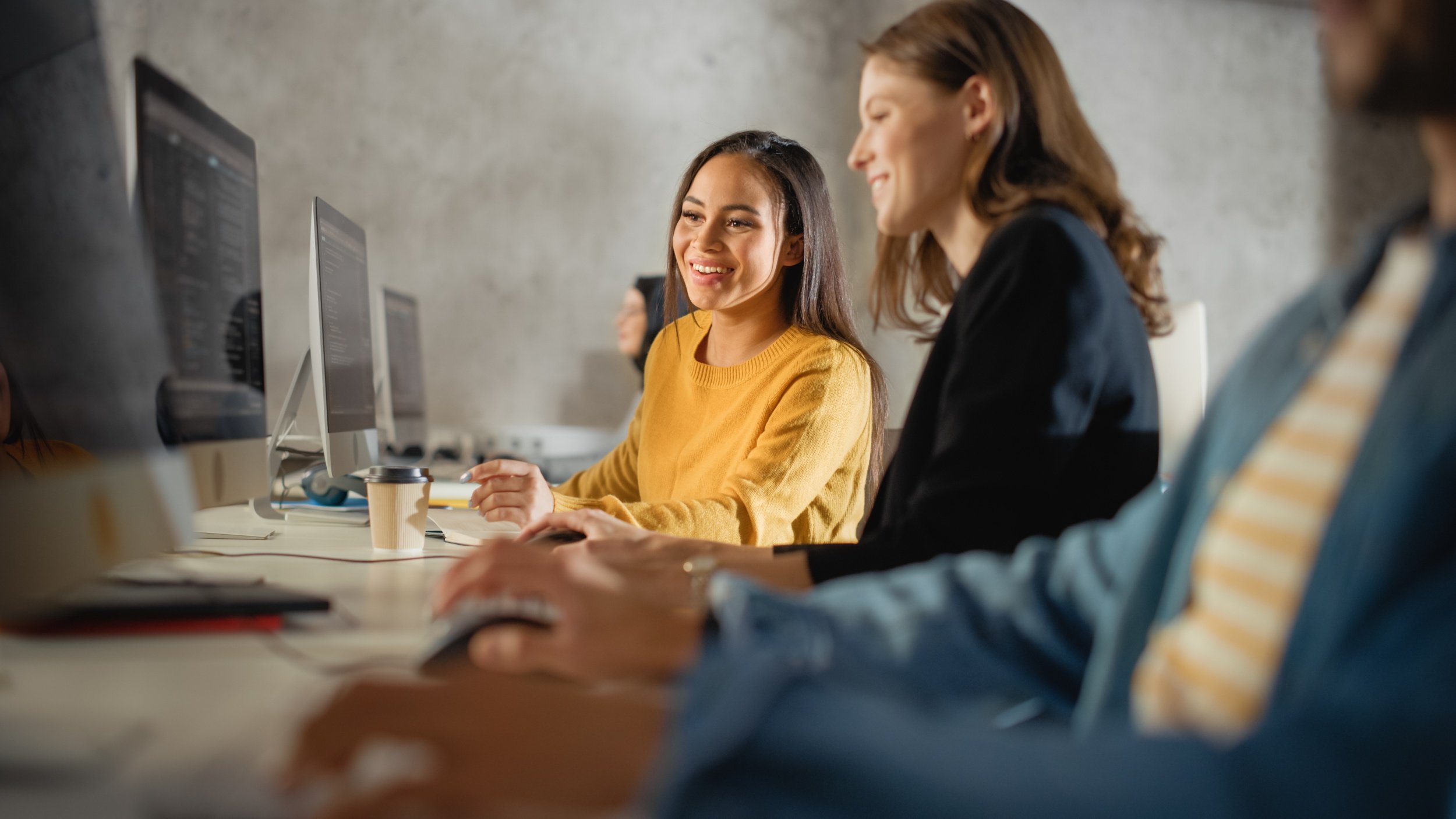 Les femmes sont 38 % plus susceptibles que les hommes d'avoir des réserves éthiques à l'égard de l'IA - ©Gorodenkoff / Shutterstock
