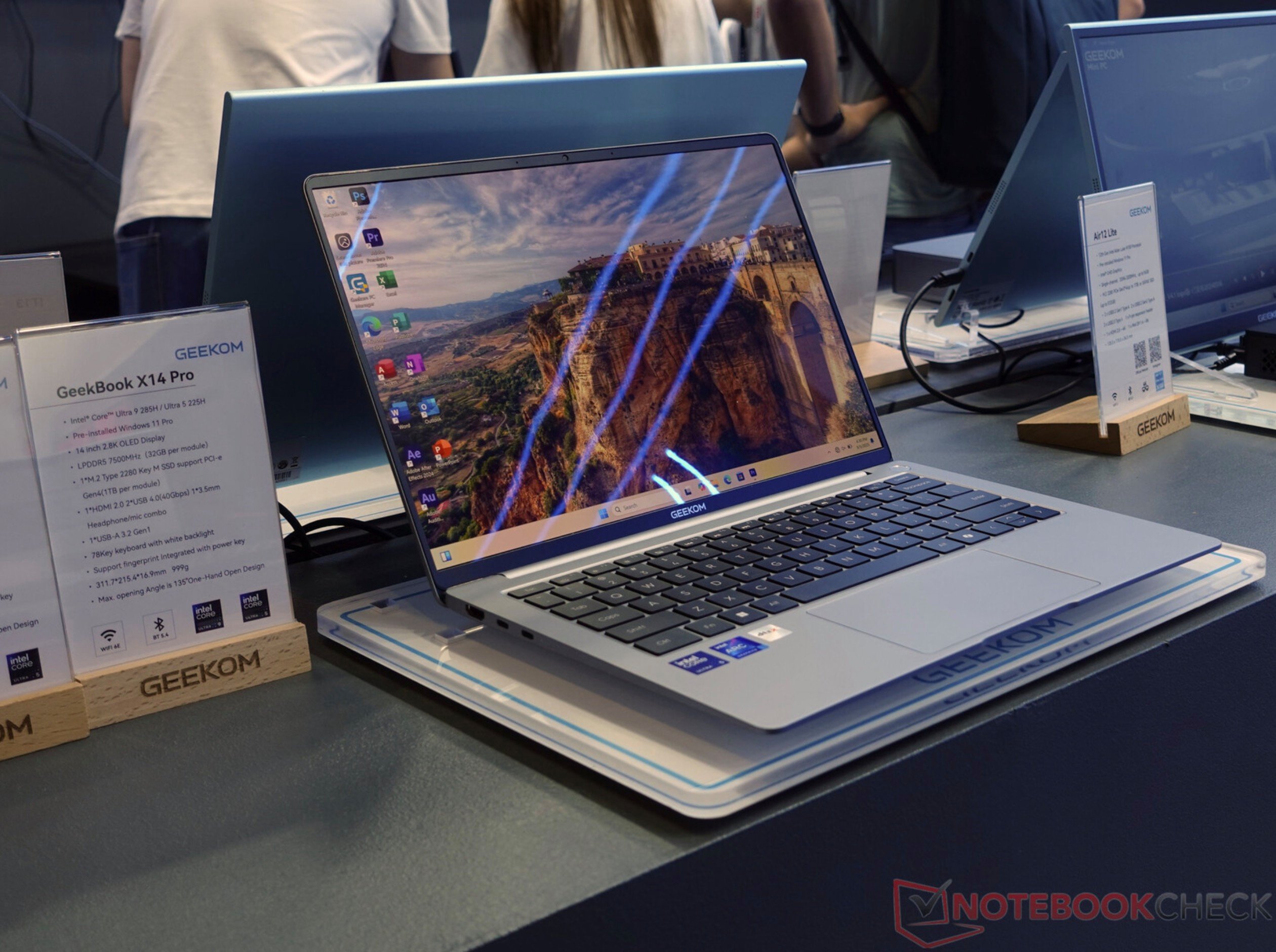 Voici le GeekBook X14 Pro, aperçu également par le site spécialisé VideoCardz durant l'IFA 2025 de Berlin. © NotebookCheck
