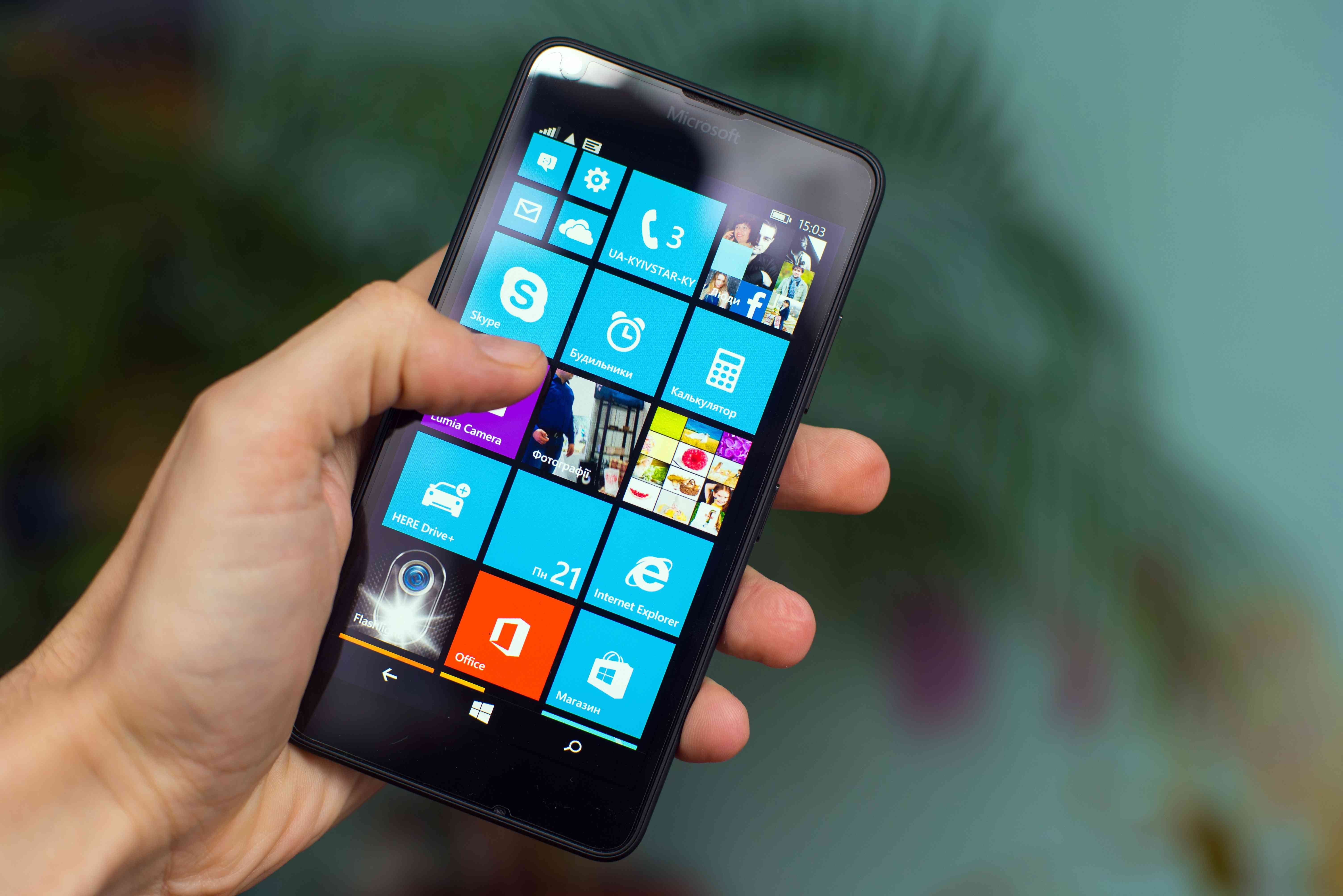 Windows Phone. © Roman Pyshchyk / Shutterstock