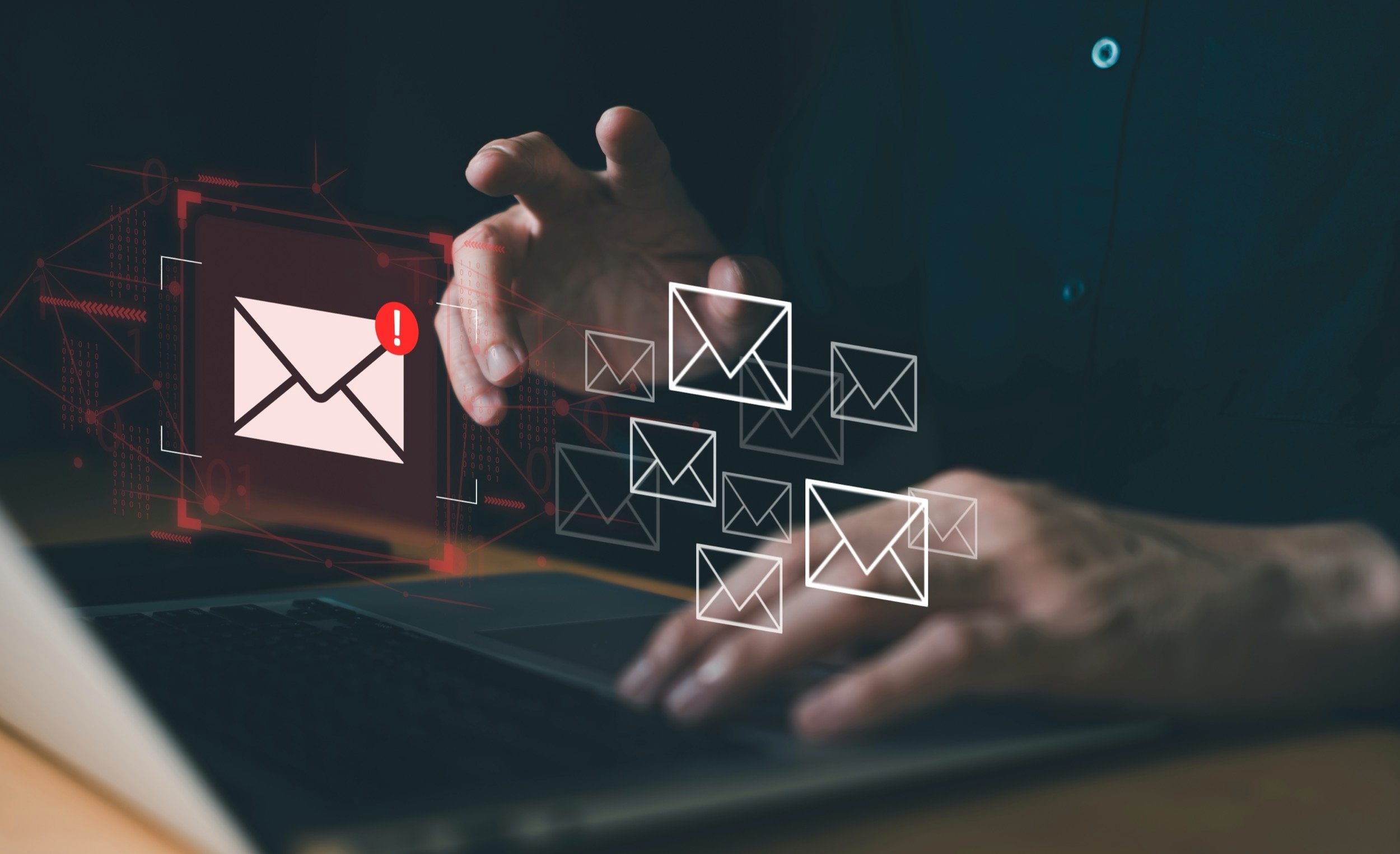 Attention ! Ce mail de sécurité signé Google ressemble à une alerte officielle, mais c’est du phishing. © BritCats Studio / Shutterstock