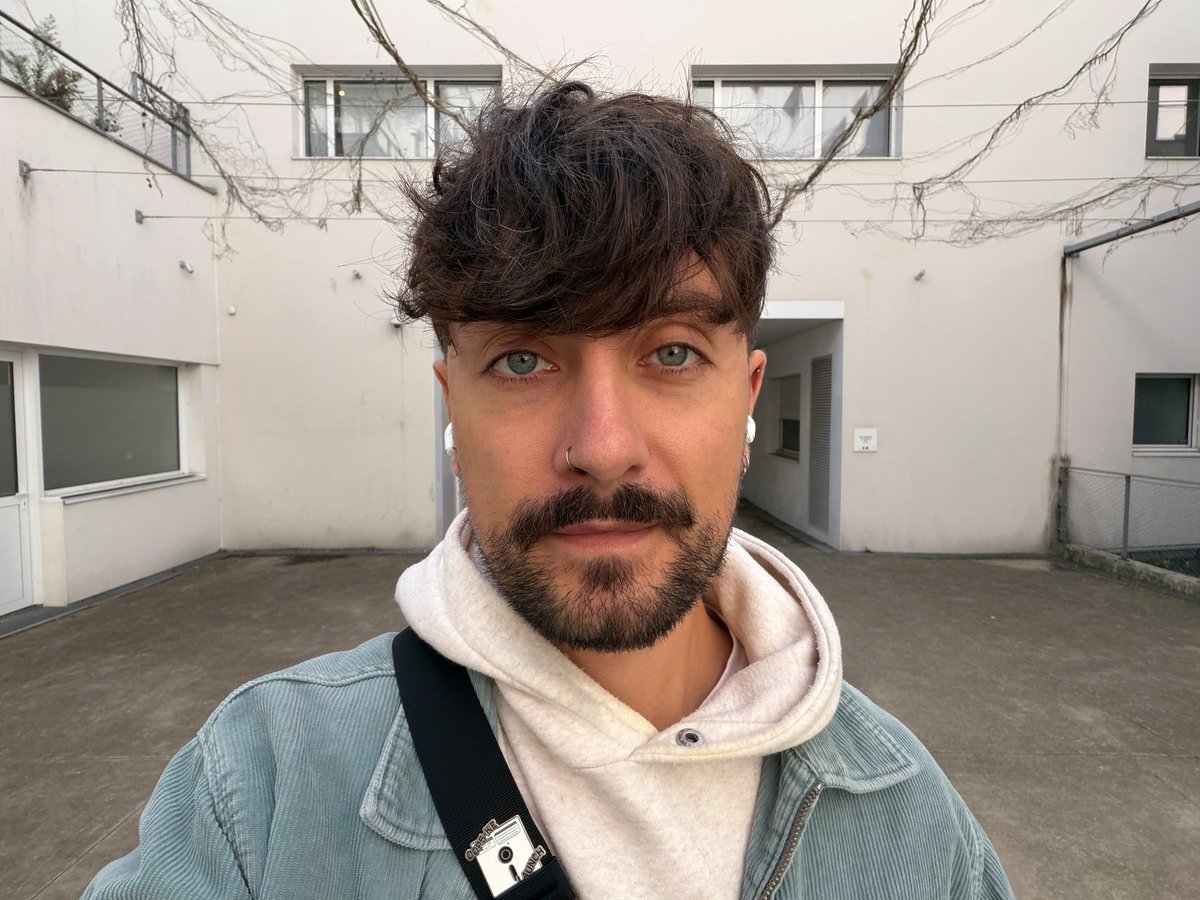Selfie en paysage, sans bouger le téléphone.