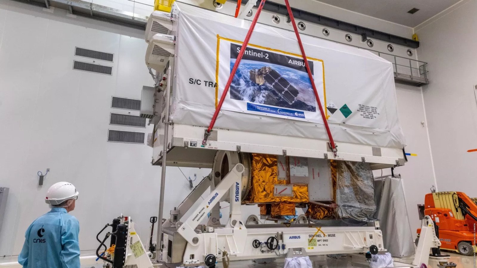 Aujourd'hui, le satellite Sentinel-2C, mis en orbite en 2024, permet à QAIrbon d'évaluer les émissions de CO2 des sites industriels. © CNES/ESA/Arianespace/Optique Vidéo CSG/S. Martin