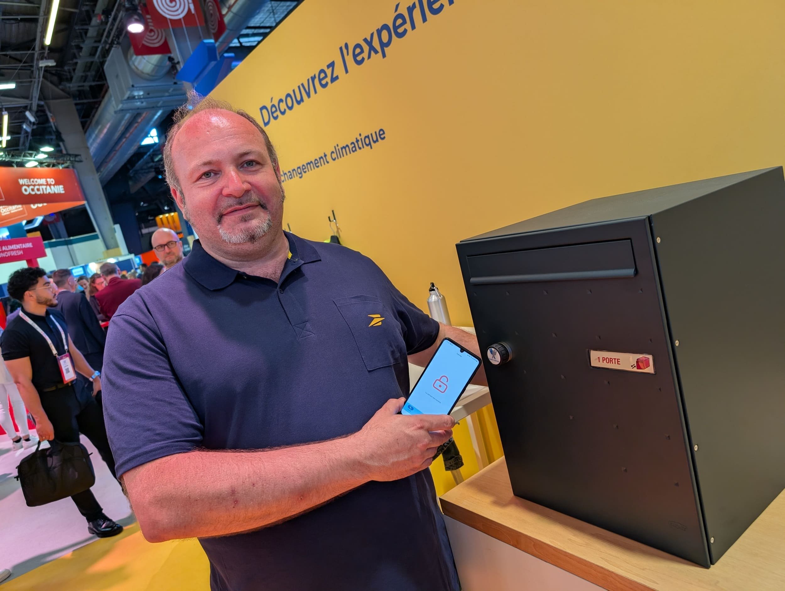 Arnaud Dagès présente à Clubic la serrure connectée de La Poste © Alexandre Boero / Clubic