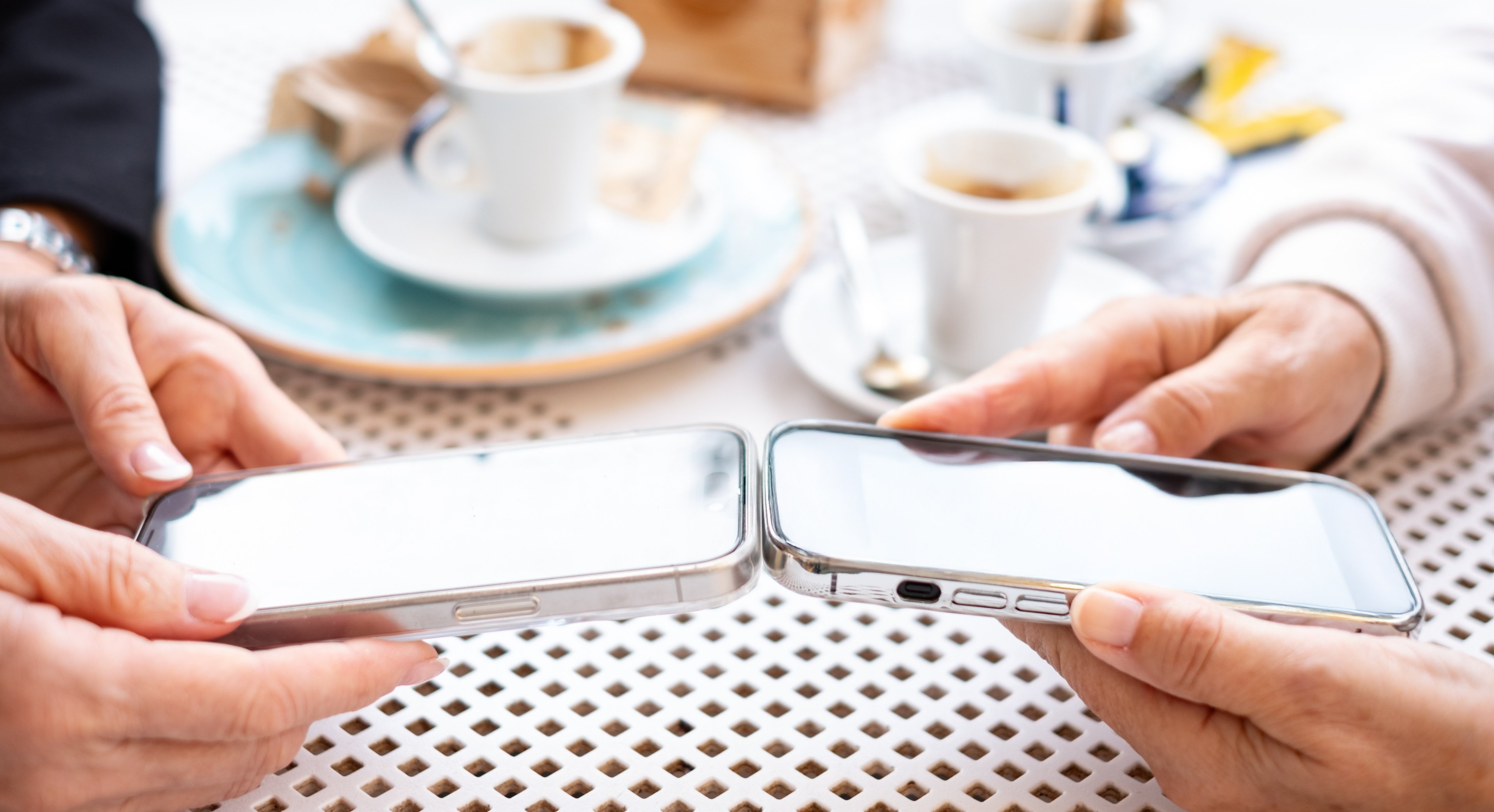 Samsung veut simplifier les transferts de fichiers avec les iPhone grâce à l'aide de Google ©Shutterstock