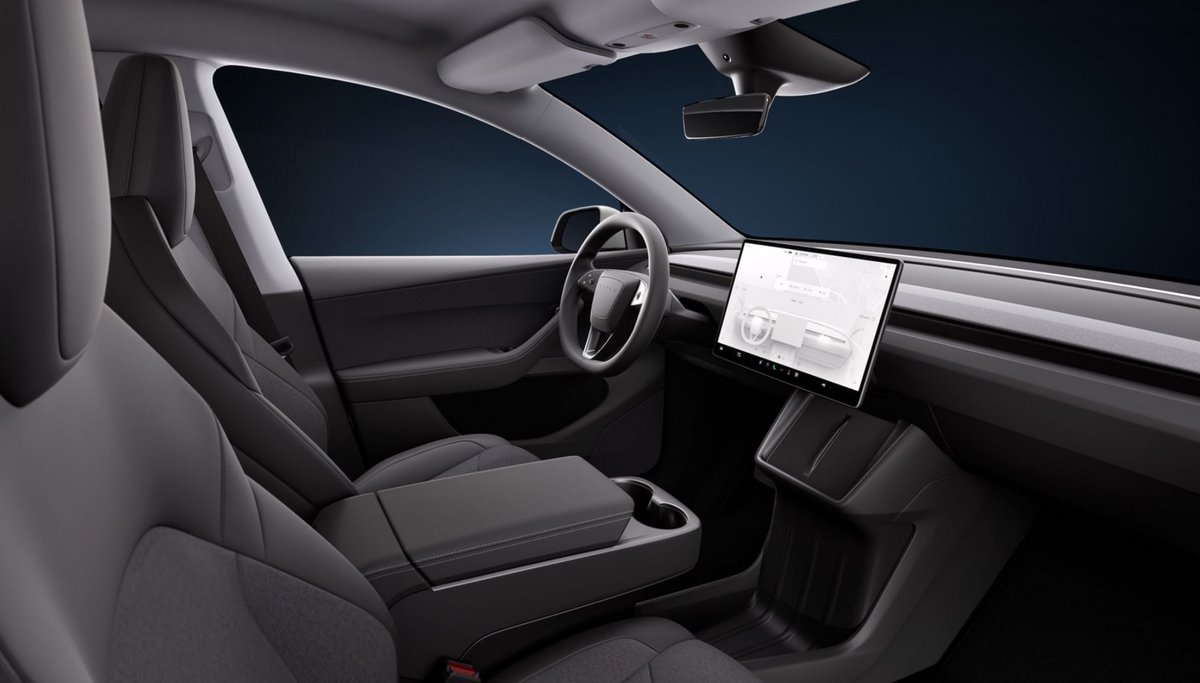 L'écran central reste identique, la console est un peu remaniée. ©Tesla