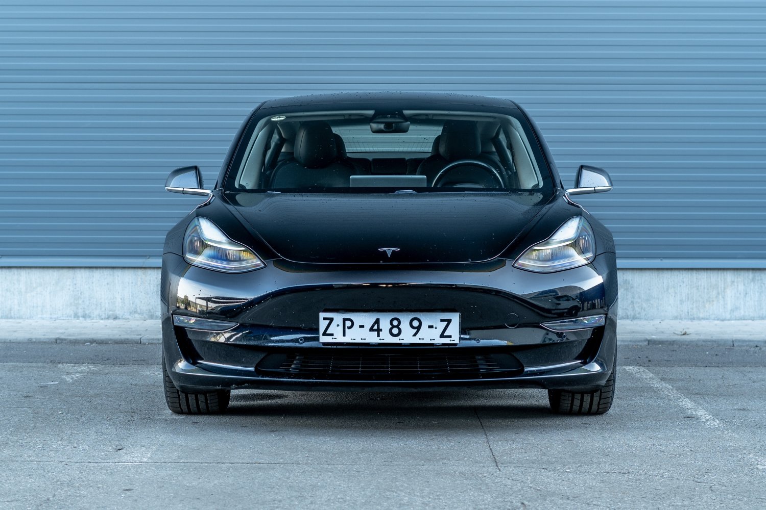 Un Model 3 de Tesla. ©RoClickMag / Shutterstock