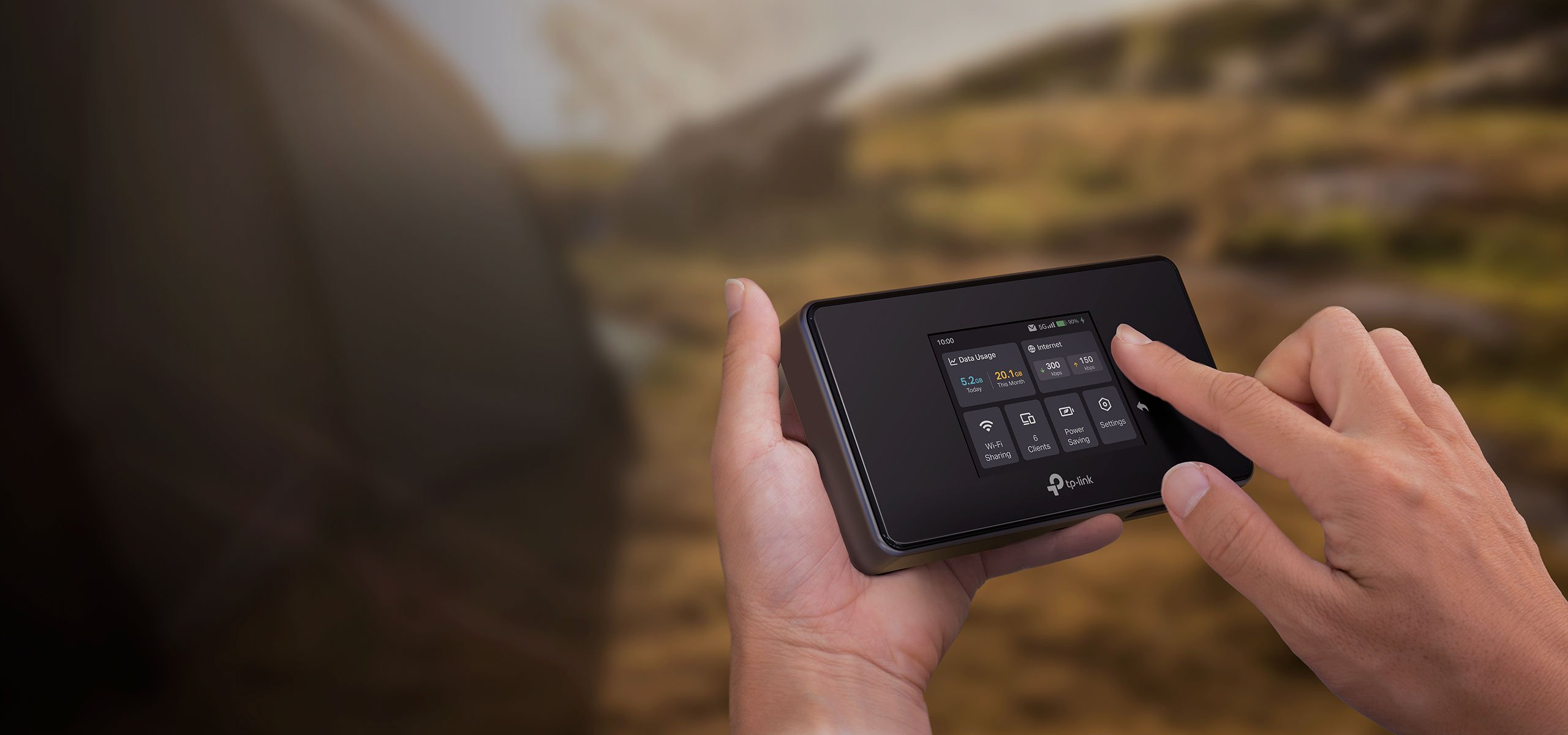 Le modem-routeur 5G M8550 et son écran tactile de 3,7 cm de diagonale. ©TP-Link