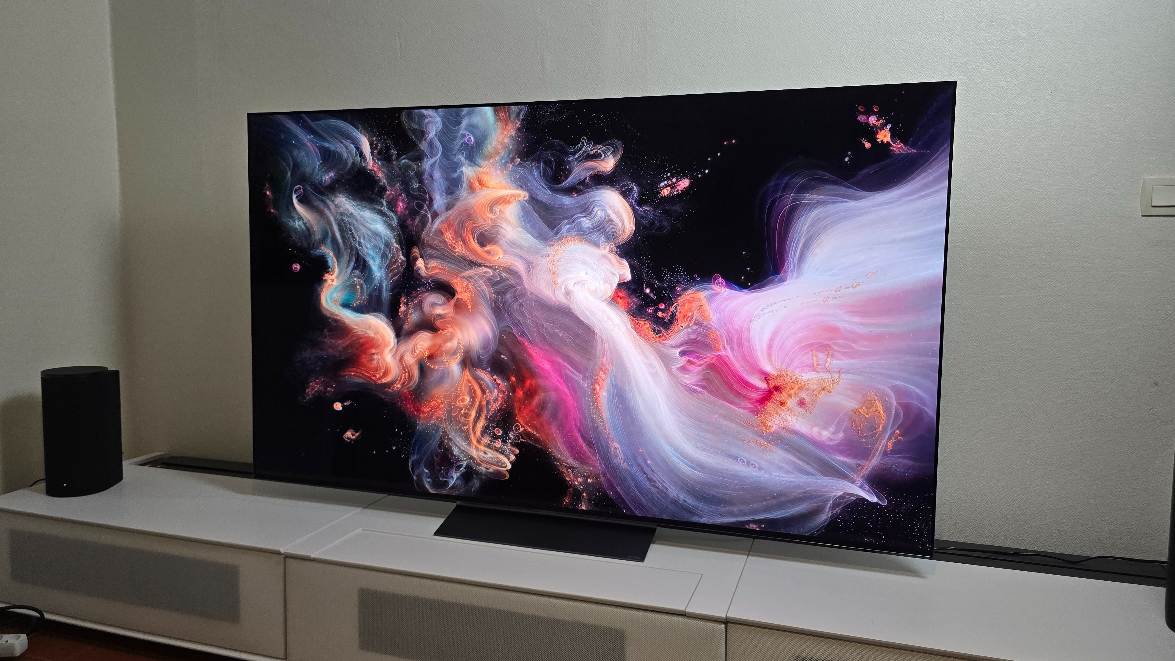 Le LG OLED C6 en version de 77 pouces (196 cm). © Matthieu Legouge
