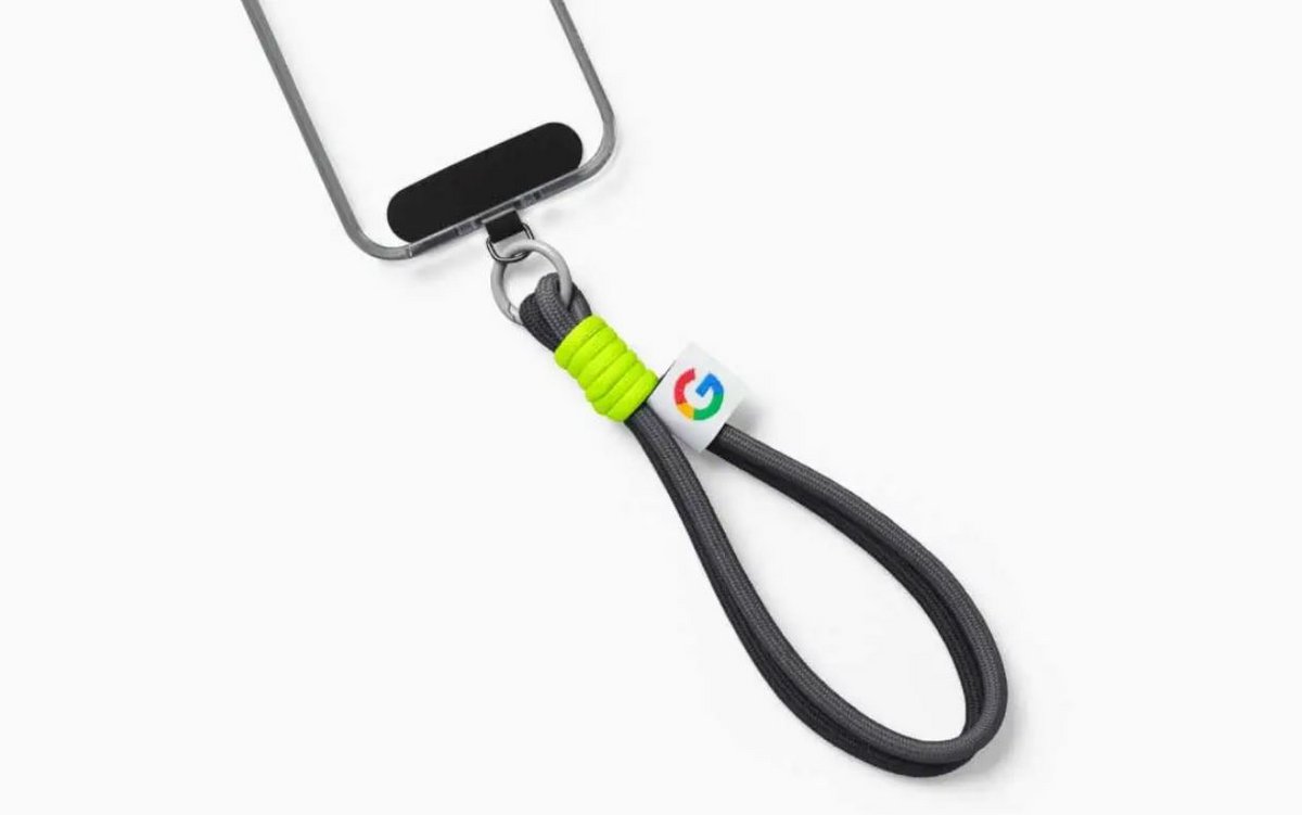 Un système d'accroche compatible avec n'importe quel smartphone équipé d'une coque de protection. ©Google