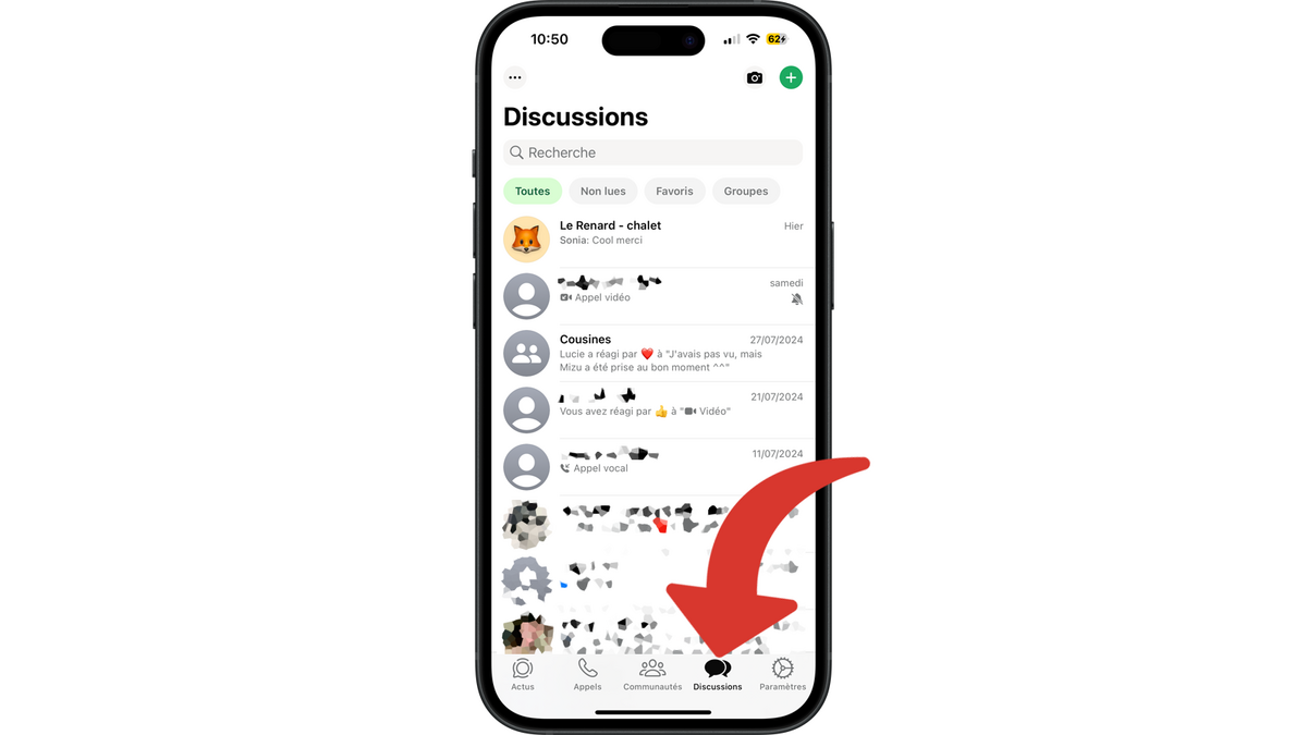 Aller dans les discussions WhatsApp © Clubic