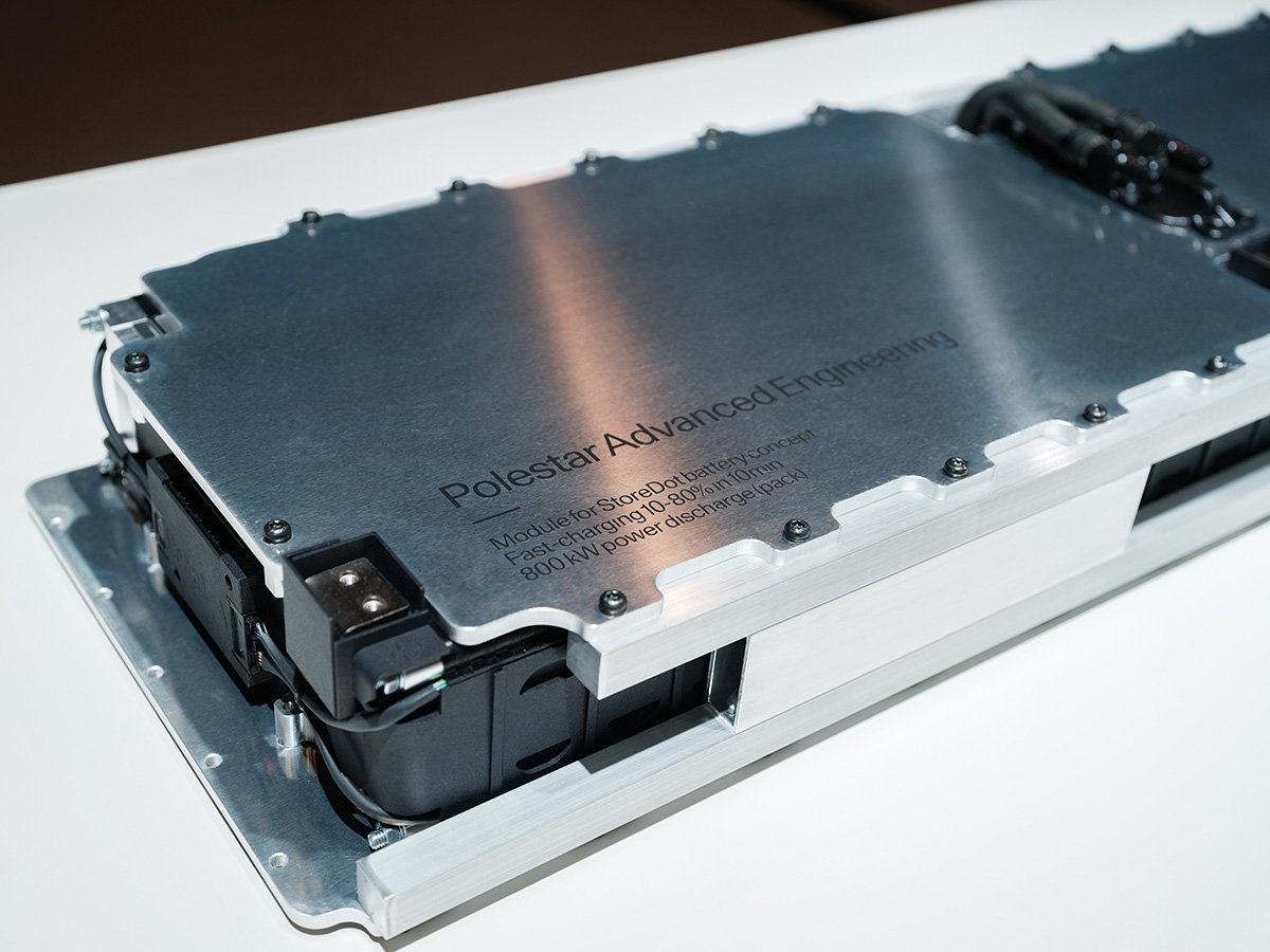 Les plaques de refroidissement pour limiter la chauffe de la batterie © Polestar