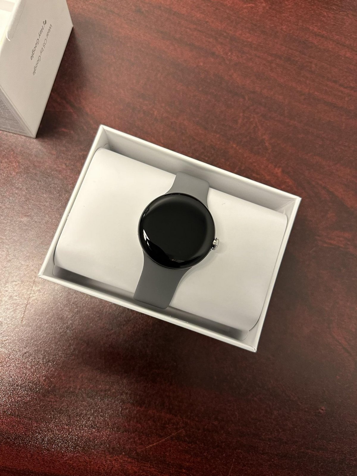 Google Pixel Watch unboxing