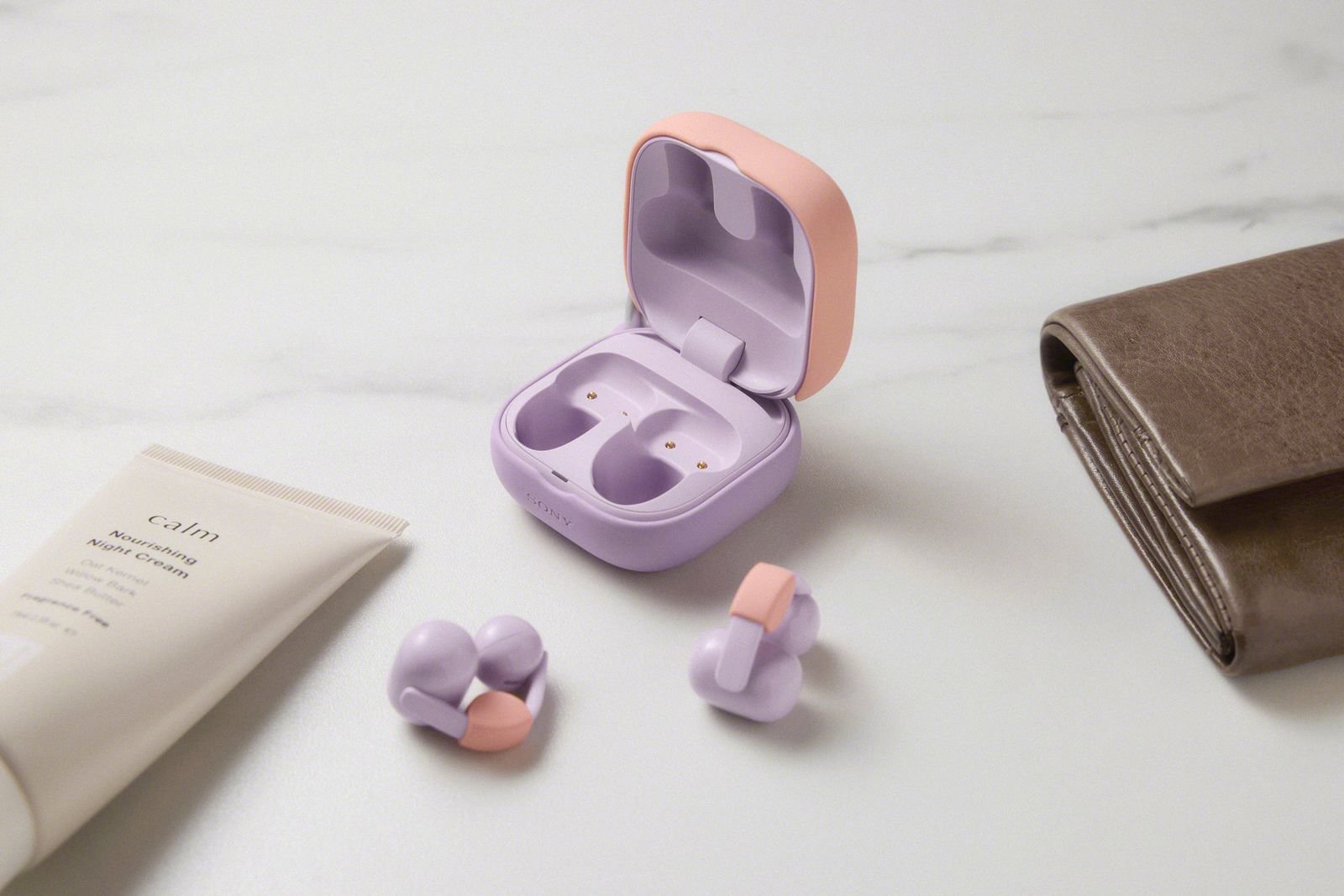 Sony sort ses premiers écouteurs clips d'oreille. © Sony