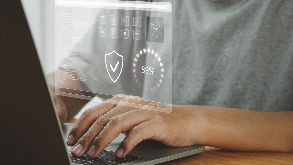 Lancez régulièrement l'outil d'analyse avancée de l'antivirus © MarutStudio / Shutterstock