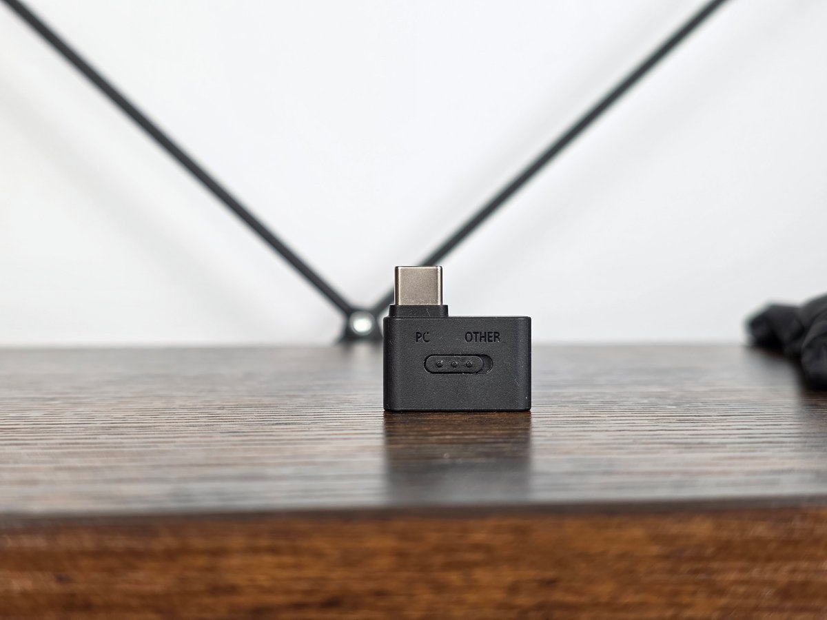 Le dongle USB-C, très classique, qui sans surprise n'est pas compatible avec l'environnement Xbox © Guillaume Fourcadier pour Clubic