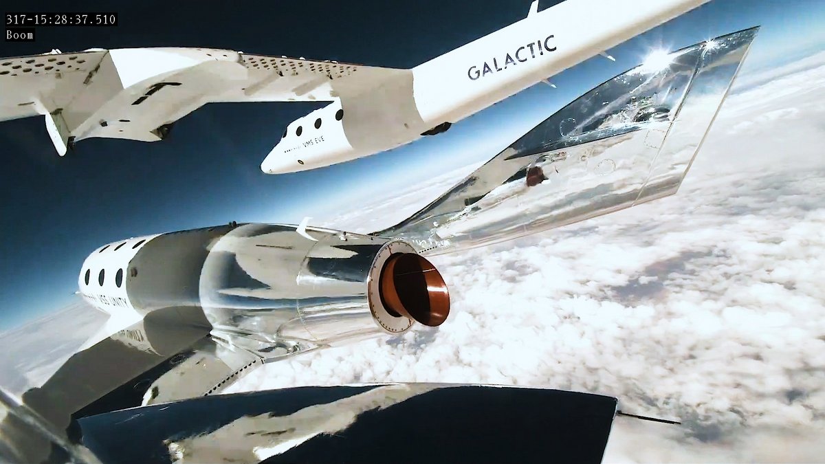 "Release Release Release", et en effet le largage a bien eu lieu. Deux secondes plus tard, le moteur-fusée est allumé. ©  Virgin Galactic