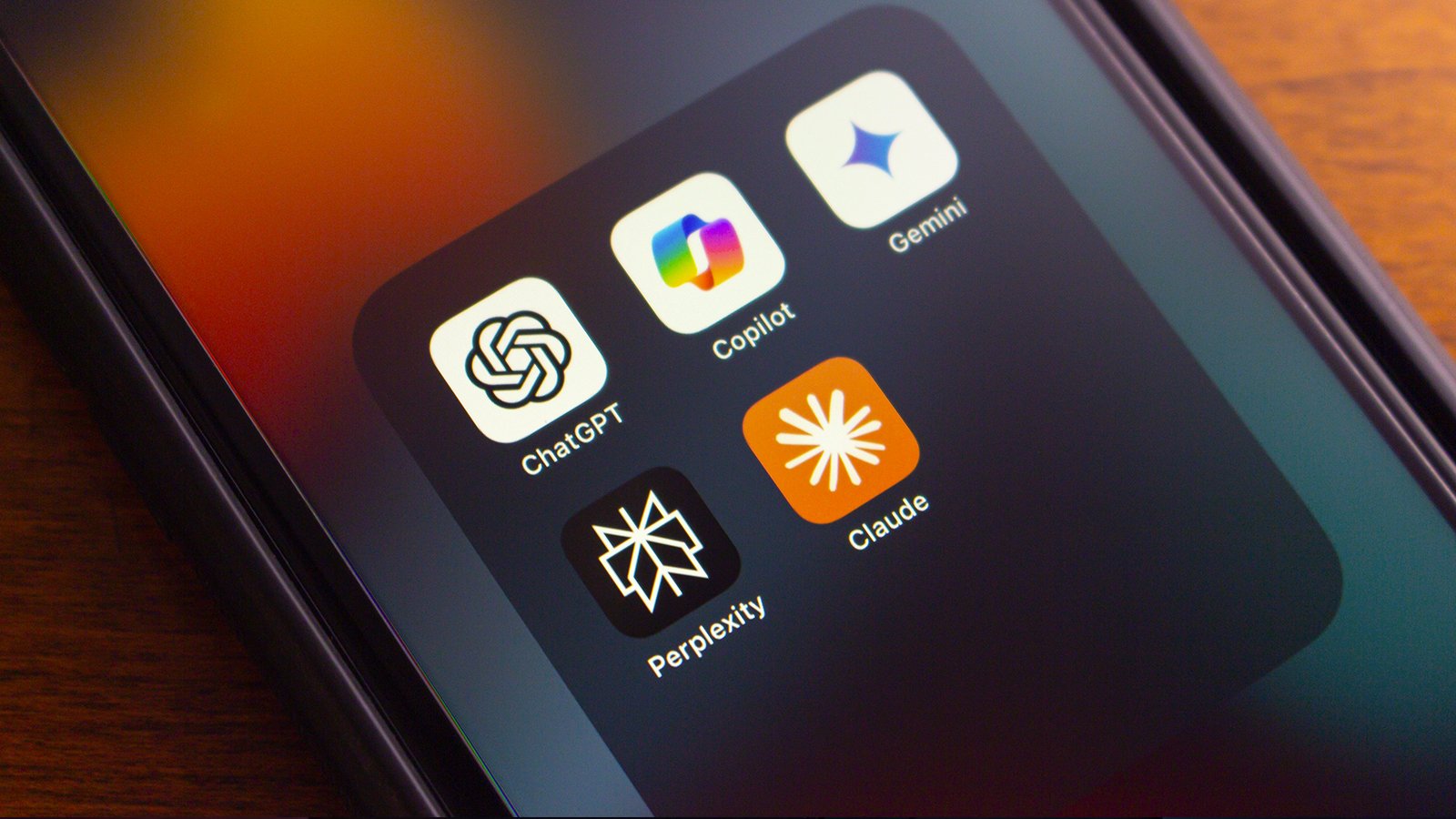 Une seule app pour utiliser toutes les meilleures IA du marché © Shutterstock