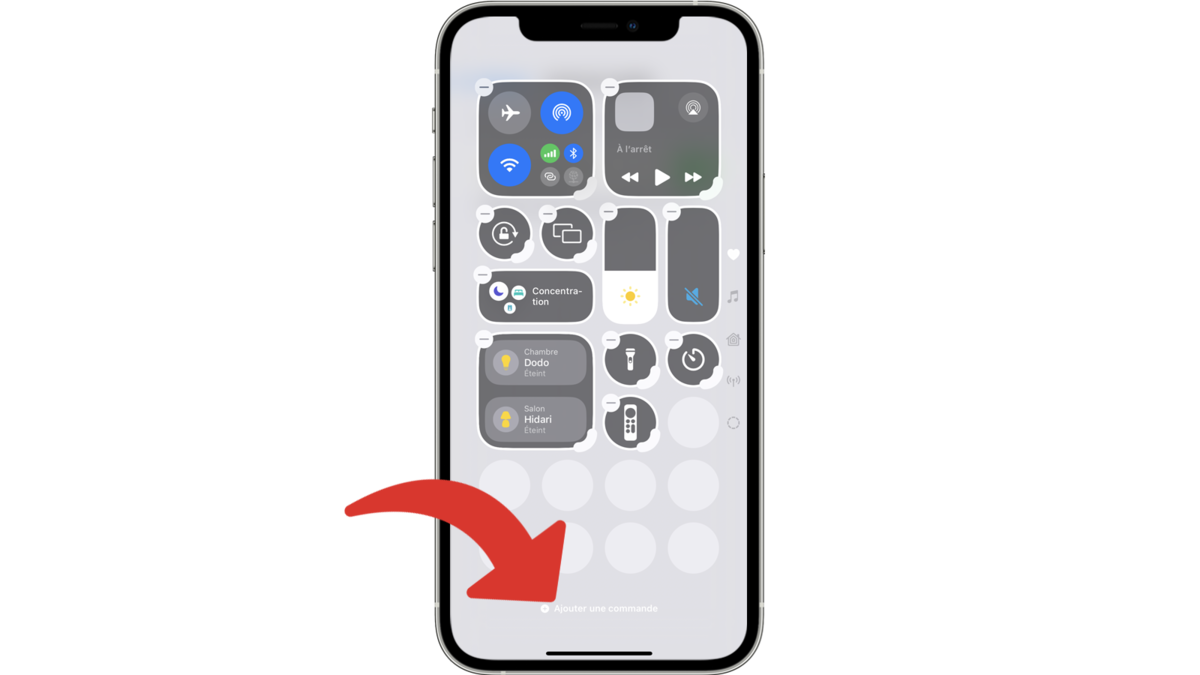 Ajouter une commande pour personnaliser le Centre de contrôle dans iOS 18 © Clubic