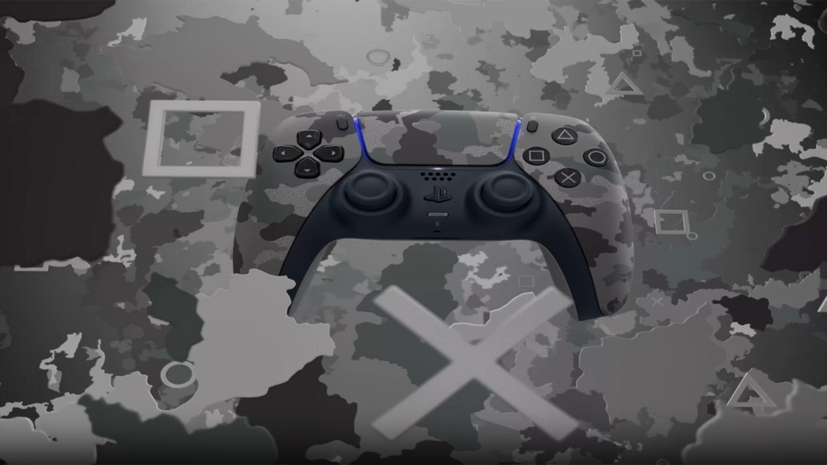 La manette PS5 Grey Camouflage est équipée d'un micro et d'un haut-parleur en façade. © Sony