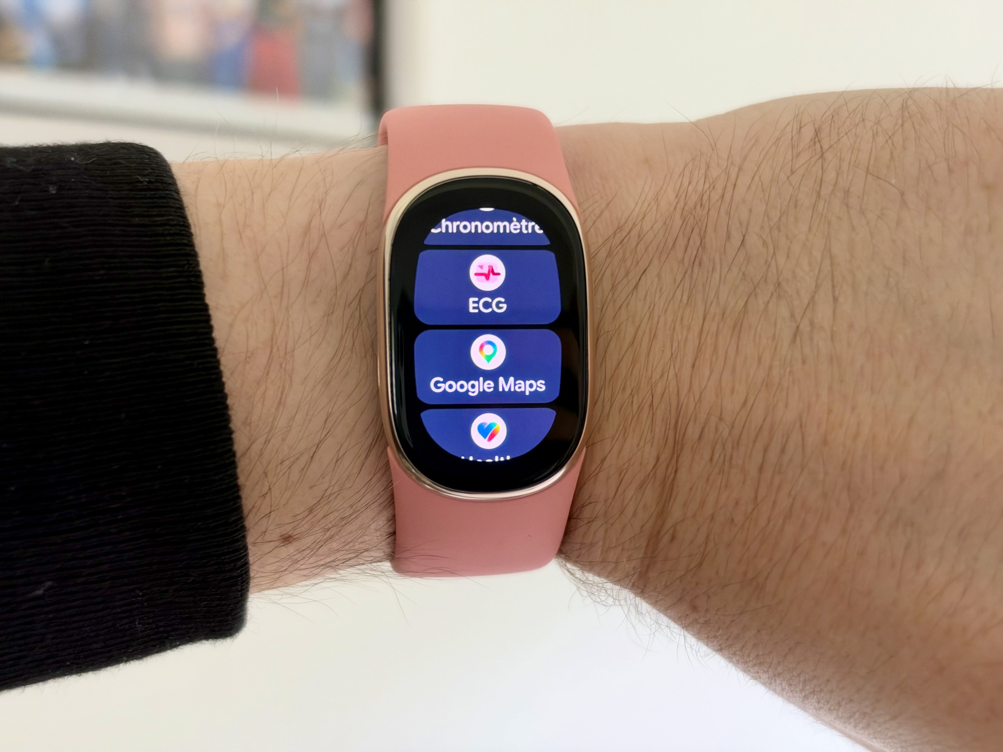 Test Google Fitbit Edge : un bracelet santé convaincant
