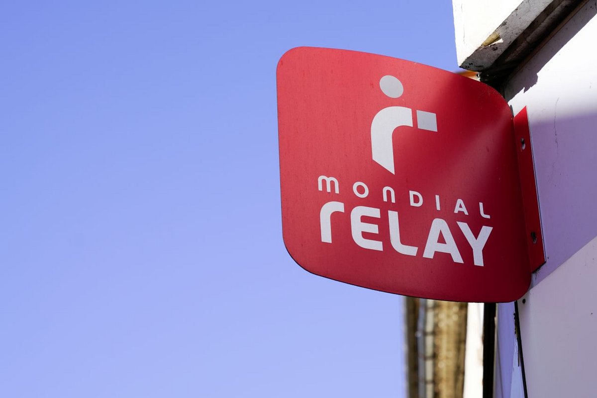 Les SMS en provenance de Mondial Relay ne sont pas tous à prendre au sérieux © sylv1rob1 / Shutterstock