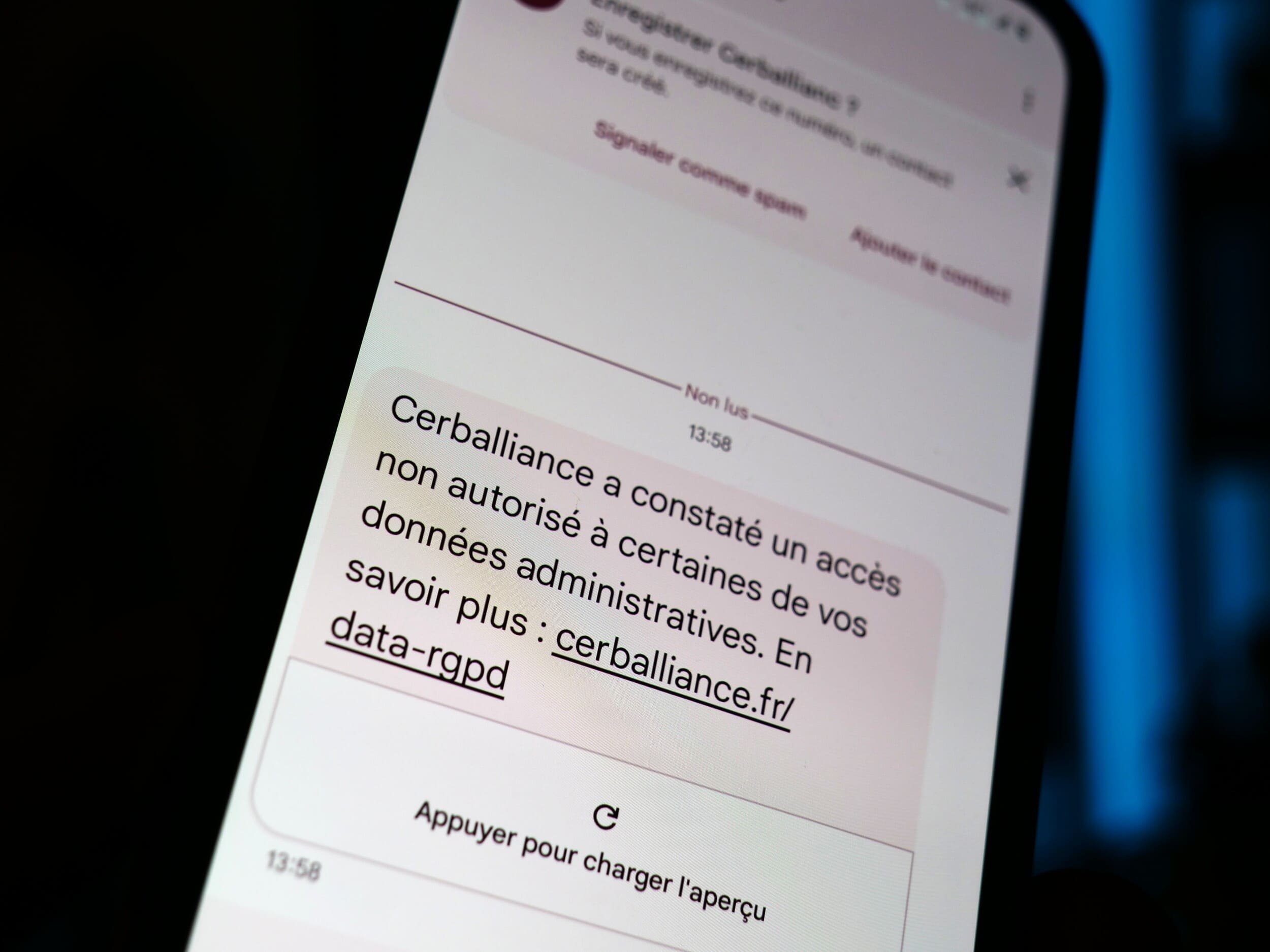 Ce SMS de Cerballiance peut paraître suspect, dans le fond et la forme, mais il est pourtant légitime © Alexandre Boero / Clubic