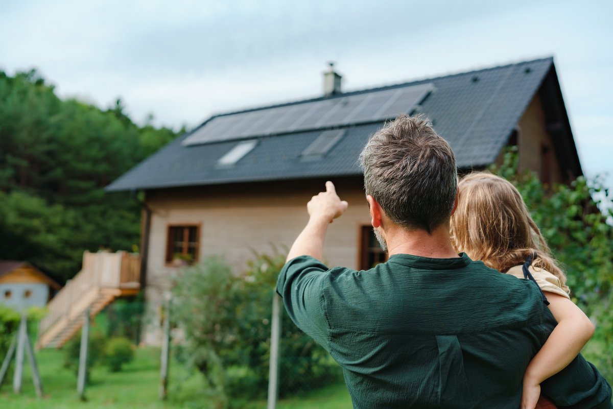 Le solaire a-t-il besoin de l'intelligence artificielle pour jouer un rôle efficace dans la transition énergétique ? © Halfpoint / Shutterstock