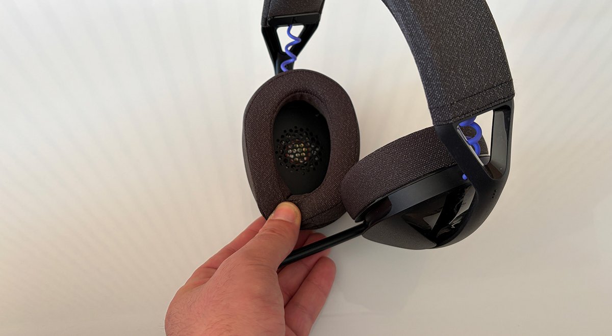 Les écouteurs n'ont pas de tissu de protection. ©Charles Gouin-Peyrot pour Clubic