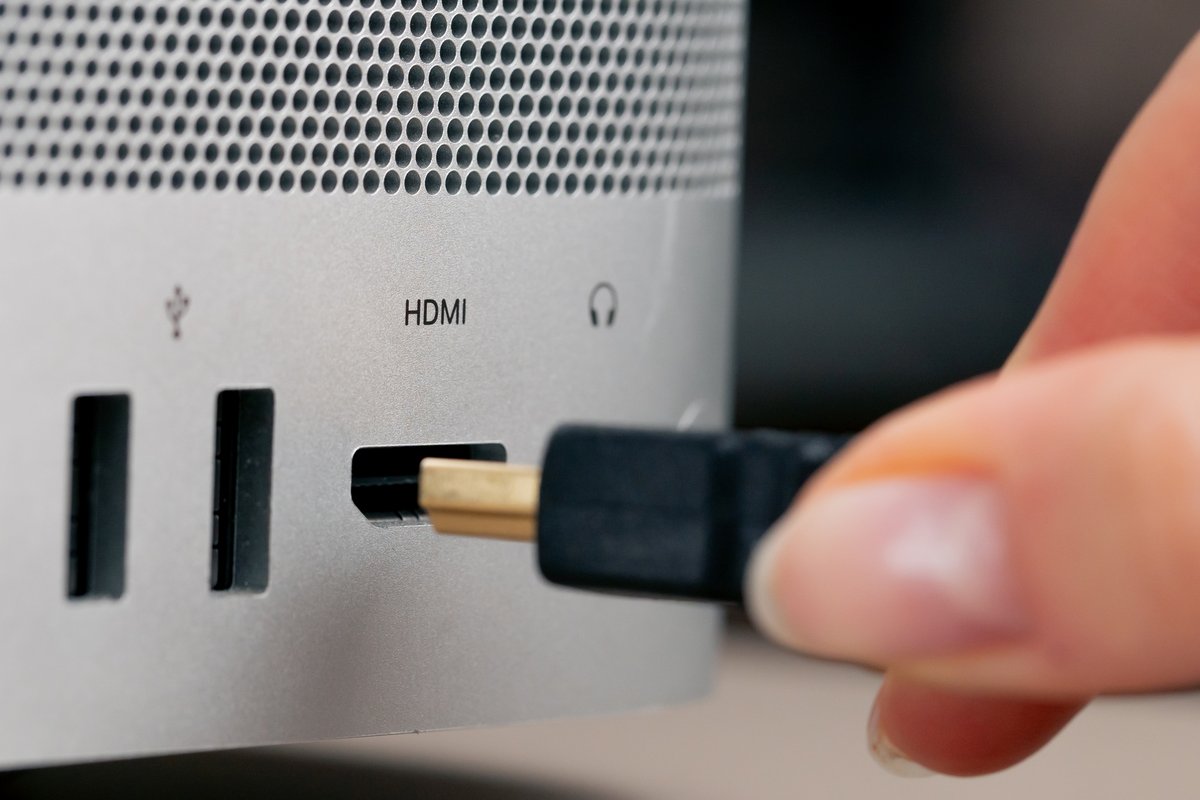 Gros plan sur un câble HDMI © guys_who_shoot / Shutterstock