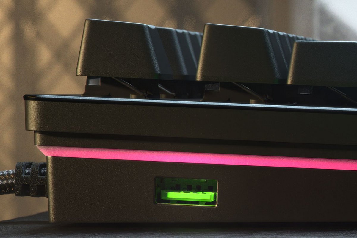 Le port USB 3.0 pass-through est un plus bien pratique © Razer