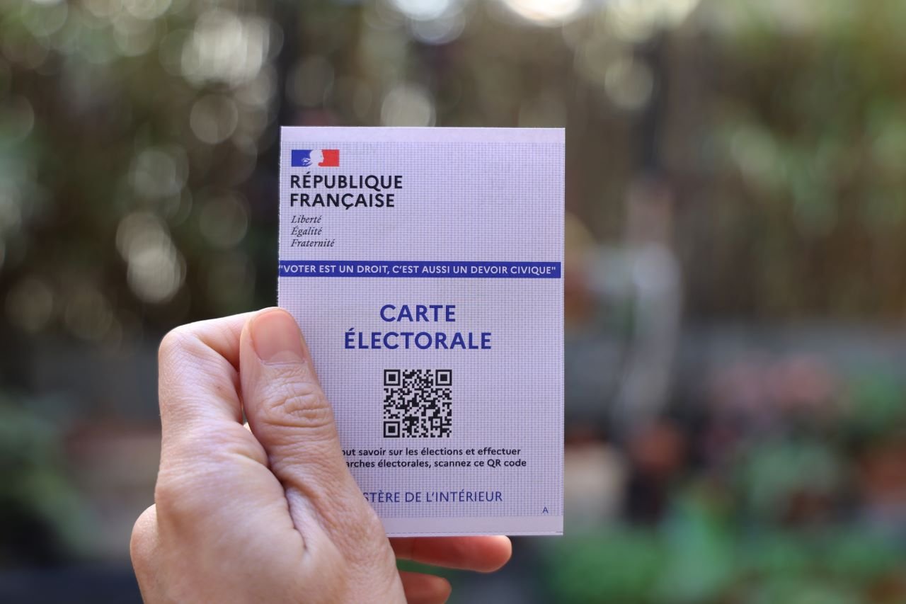 Pour les élections législatives anticipées du 30 juin et 7 juillet 2024, le vote par procuration devient plus simple © laurence soulez / Shutterstock