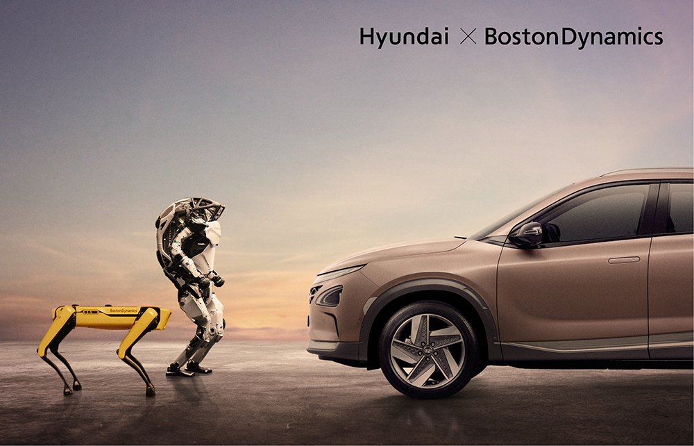 Spot & Atlas font face à une voiture Hyundai