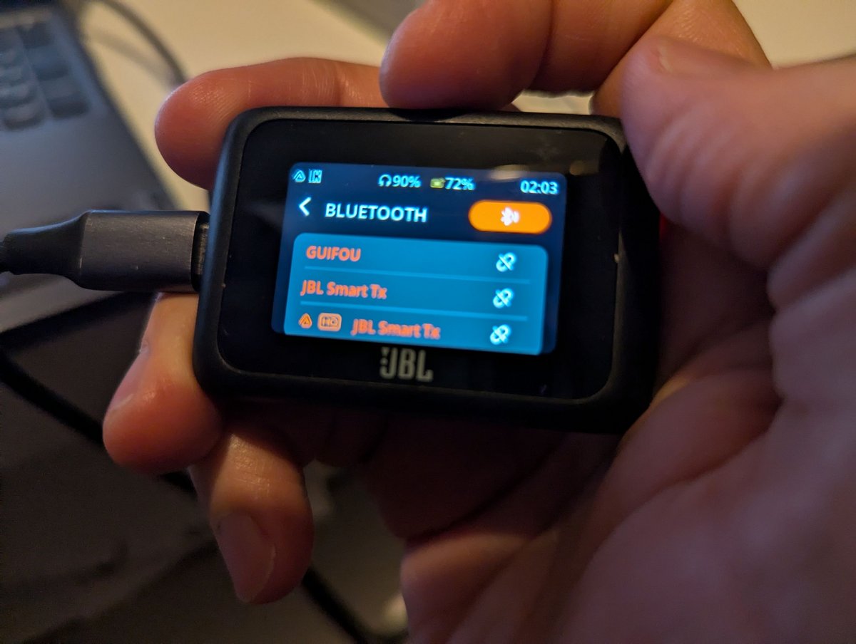 Innovant et pratique, le boitier JBL Smart Tx est un concentré de bonnes idées  ©Guillaume Fourcadier pour Clubic