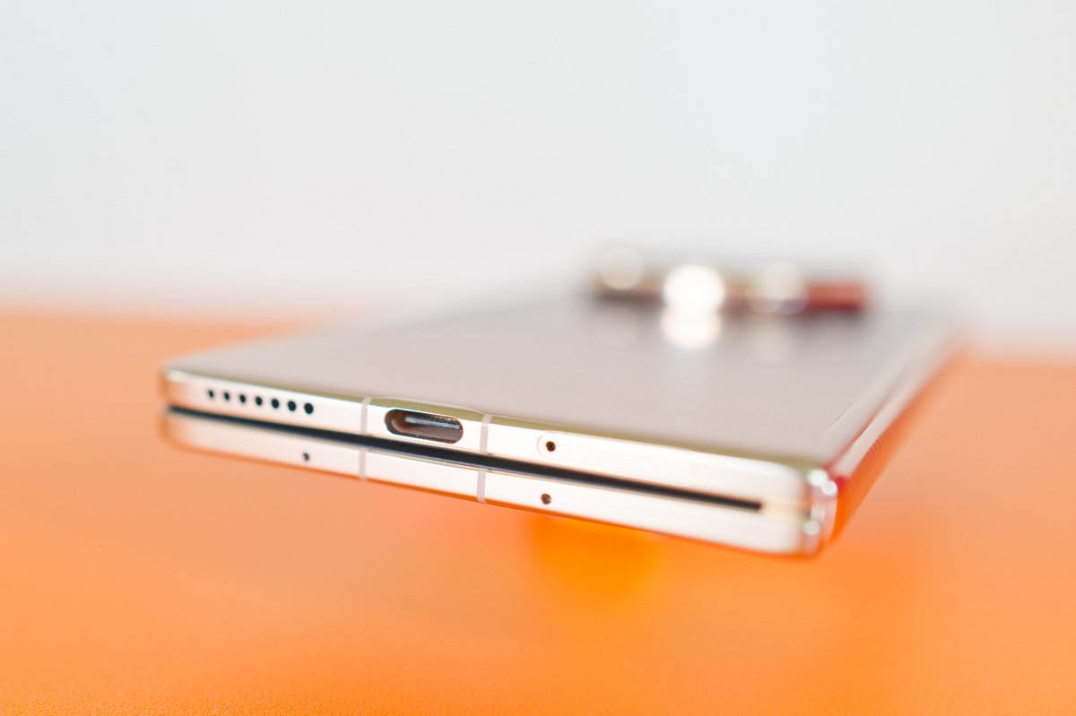 Difficile de faire plus fin en conservant un connecteur USB-C... © Marc Mitrani pour Clubic
