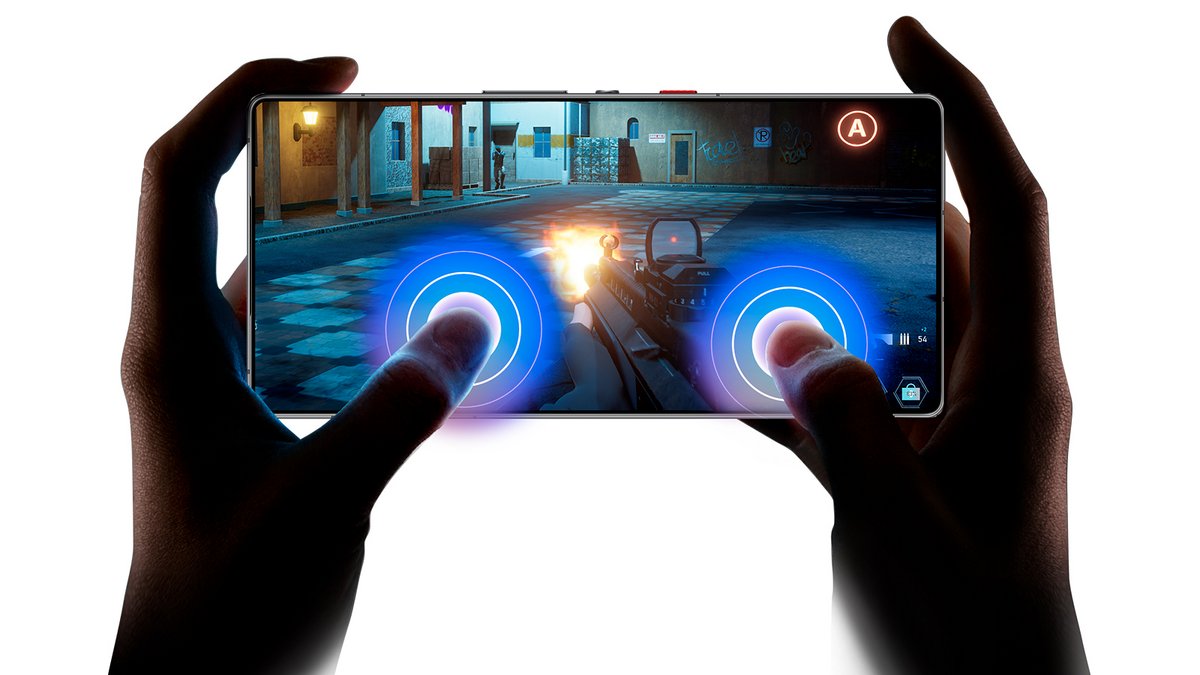 Avec ses gâchettes tactiles 520 Hz et son format léger, le REDMAGIC 10S PRO offre réactivité et confort en pleine partie ©REDMAGIC