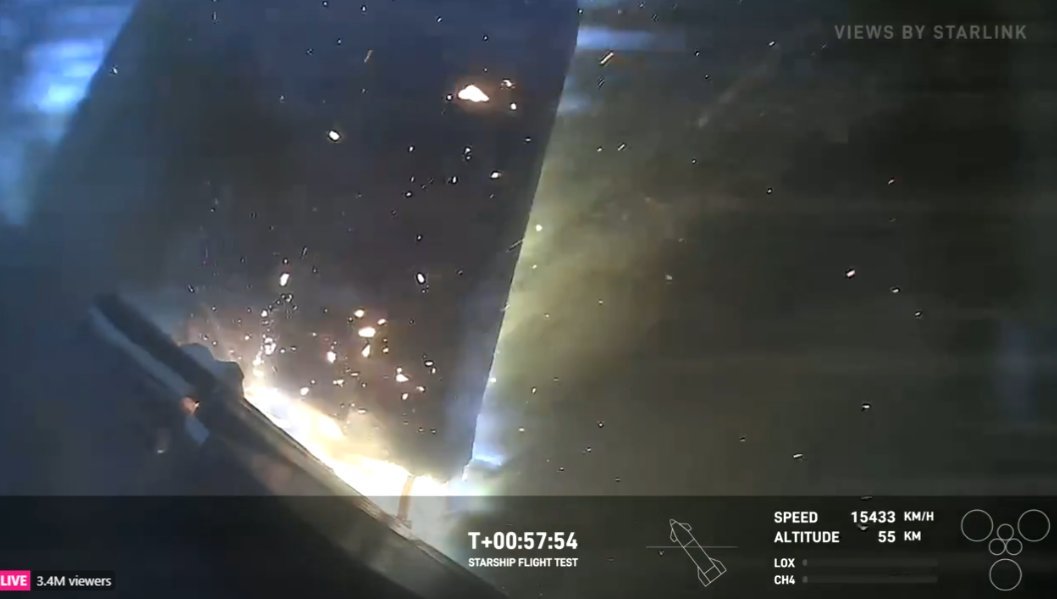 Les dégâts sur l'aileron ? Mais non c'est rien, on continue. © SpaceX