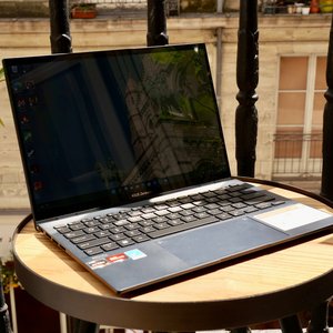 ASUS Zenbook S 13 OLED (UM5302)