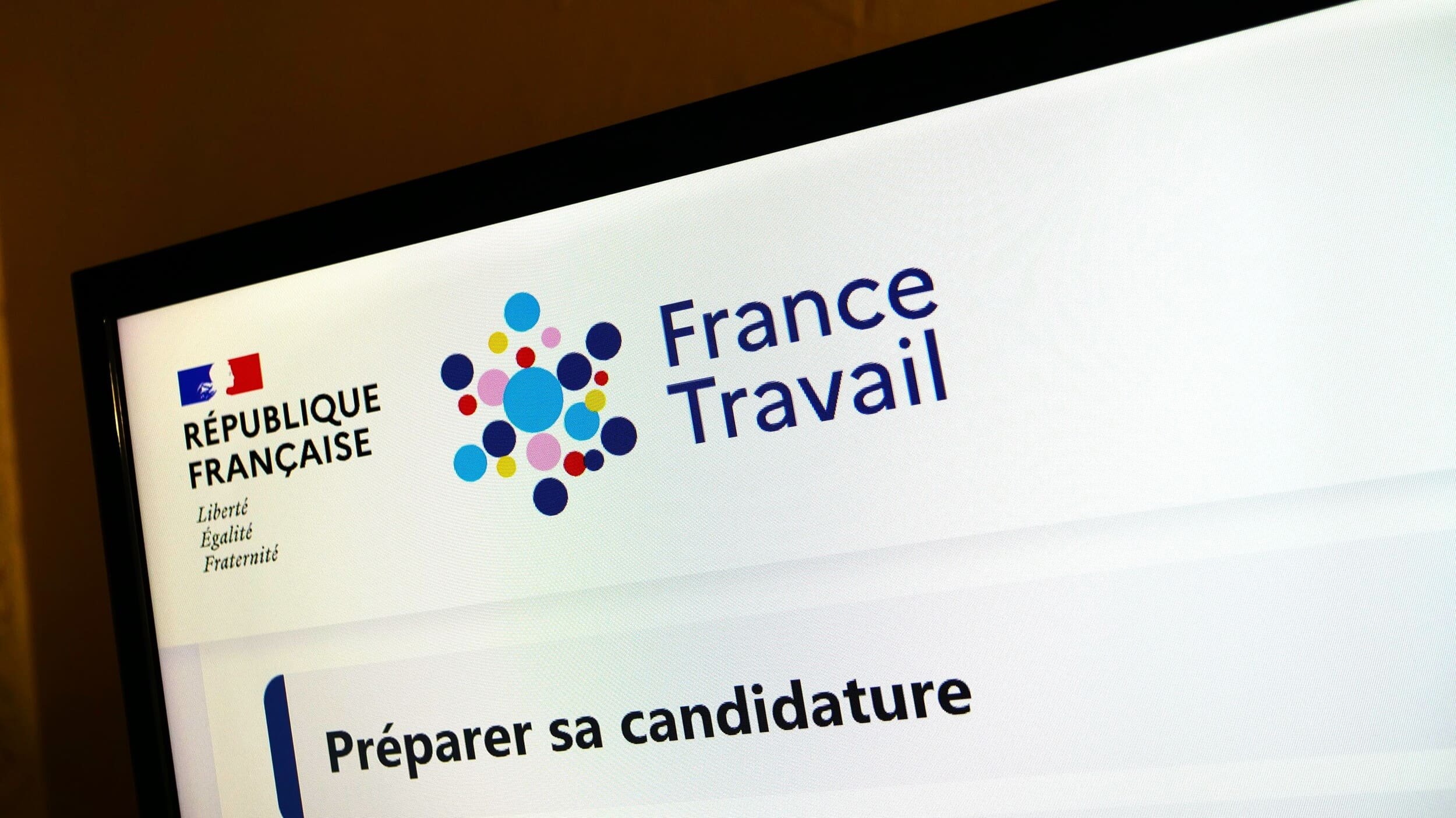 Un demandeur d'emploi affirmait être victime de neurohacking et de nanotechnologies pour contester sa radiation de France Travail. © Alexandre Boero / Clubic