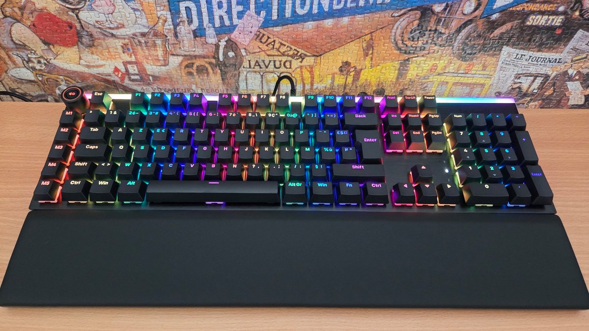 Au maximum, le rétroéclairage du Light Mount peut être un poil exhubérant ! ©Nerces pour Clubic