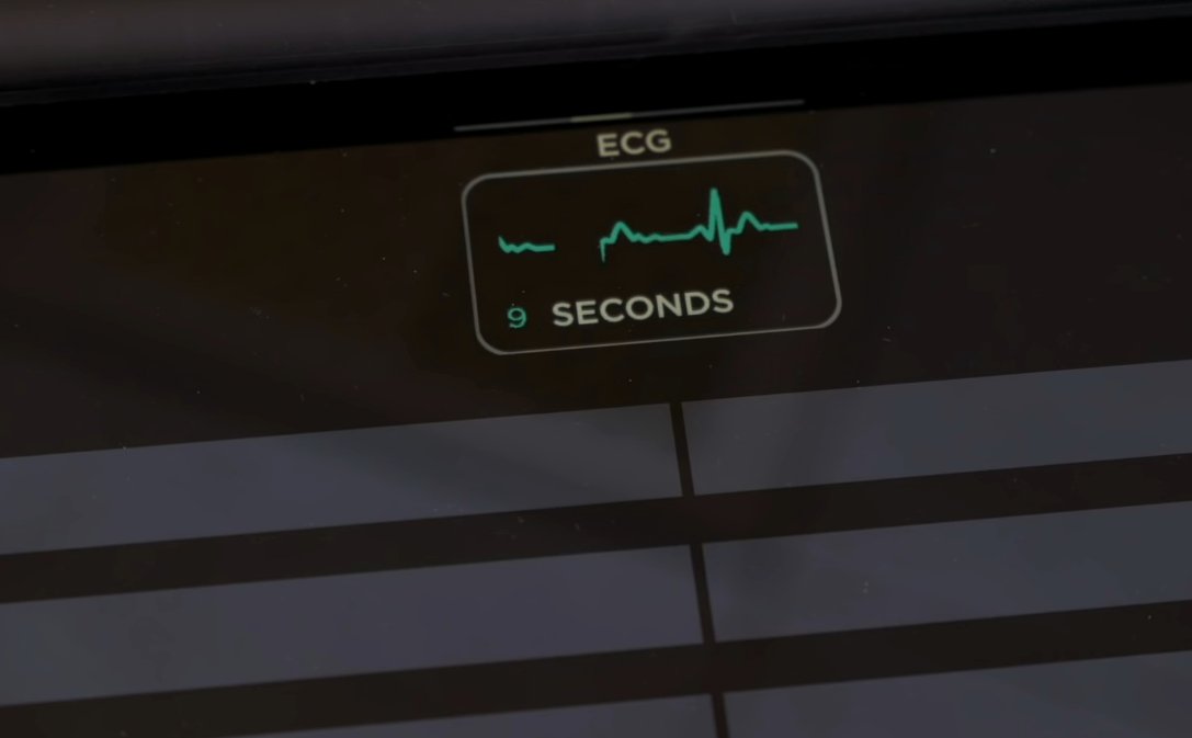 À chaque pesée, la balande Body Scan va réaliser (en 30 secondes) un électrocardiogramme © Withings