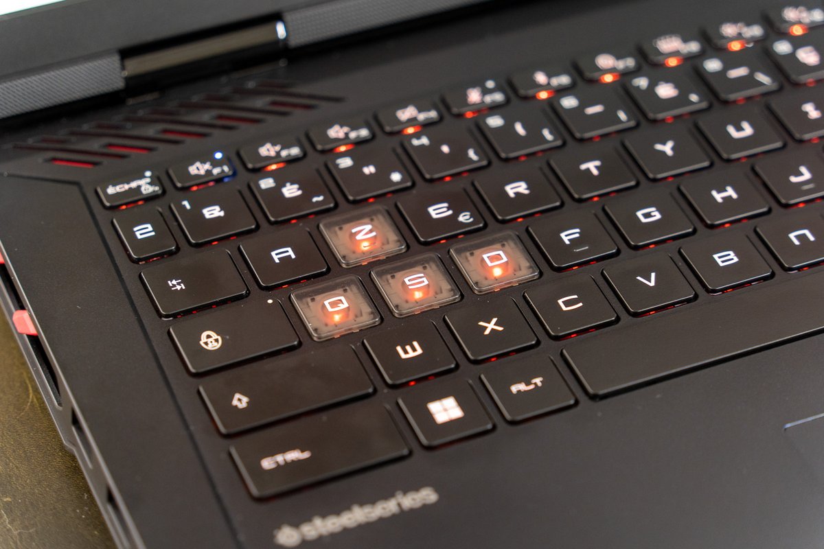 MSI Raider 18 HX AI