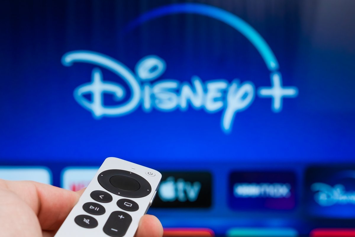 Le logo de Disney+ apparaît sur un téléviseur © Vladimka production / Shutterstock.com