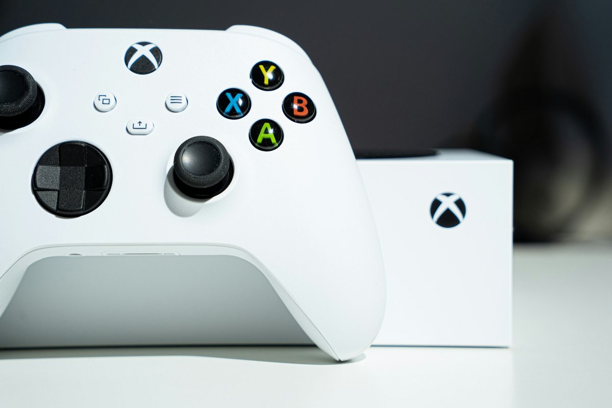 Depuis 2020, la Xbox Series S fait la part belle au 100 % numérique © Mika Baumeister / Unsplash