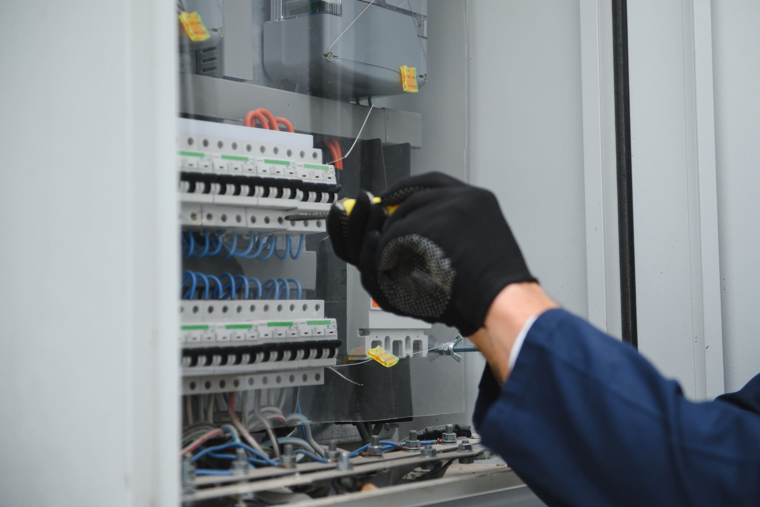 Les experts alertent sur les risques d'incendie liés à l'électrification des logements. © Hryshchyshen Serhii / Shutterstock