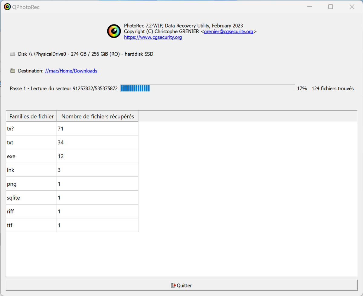 QPhotoRec en action, indiquant les progrès et répertoriant les fichiers récupérés par catégorie.